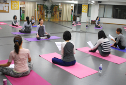 艶ヨガ　～子宮美人ヨガはエミヨガスタジオ